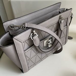 Michael Kors Tina 35h7st4m5l SM TZ Messenger Leather Bag Pearl Grey